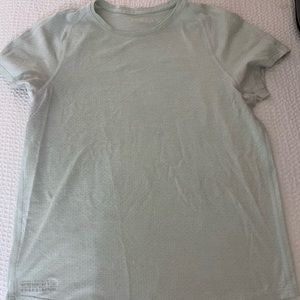 Outdoor Voices mesh shirt size Medium